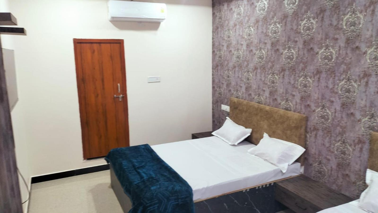 Hotel Somnath Inn Udždžain Exteriér fotografie