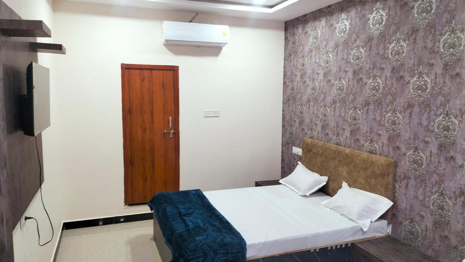 Hotel Somnath Inn Udždžain Exteriér fotografie